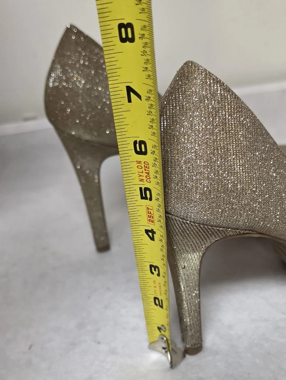 FIONI Clothing Women's Glitter Platform Pump - Gold